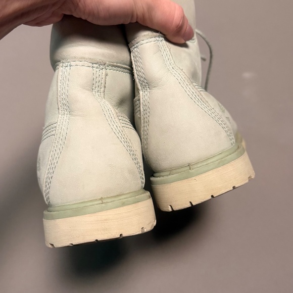 Light green Timberland shoes size 8M - Picture 9 of 9
